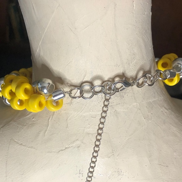 3/$32 Chunky Funky Yellow Silver Beaded Twist Asymmetric Statement Necklace - Picture 7 of 8